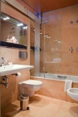 badkamer van het hotel in Oviedo, Asturias