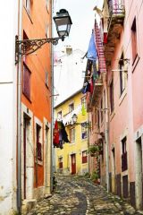 Straatje Alfama Lissabon