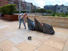 Bilbao mei 2017 straatkunst bij de ingang van het Guggenheim
