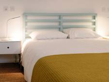 het tweepersoonsbed is wat smal