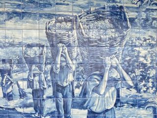 Rondreis Noord Portugal treinstation langs de Douro
