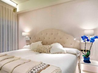 Kamer Blanco met twin beds