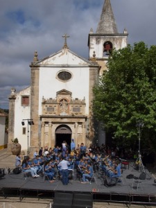 Obidos juli 2015 muziek voor de kerk