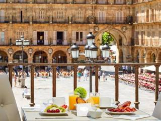 1. Ontbijt met zicht op het Plaza Mayor