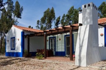 Vakantiewoning, elk op hun eigen berg, op uitgestrekt landgoed met zwembad