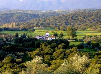 Fraai gelegen rurale Cortijo in de Sierra Norte