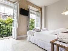 Een van de 4 kamers aan het plein