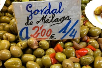 Olijven op de Mercado Central in Malaga Atarazanes