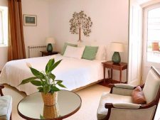 Buiten Lissabon kunt u kiezen voor een verzorgd, landelijk guesthouse met 5 studios met kitchenette