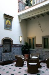 De patio van het hotel