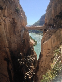 Caminito del Rey: even oversteken