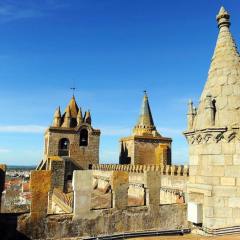 Évora