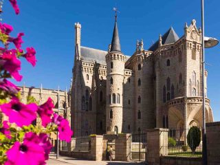 Bisschoppelijk paleis van Antoni Gaudí in Astorga